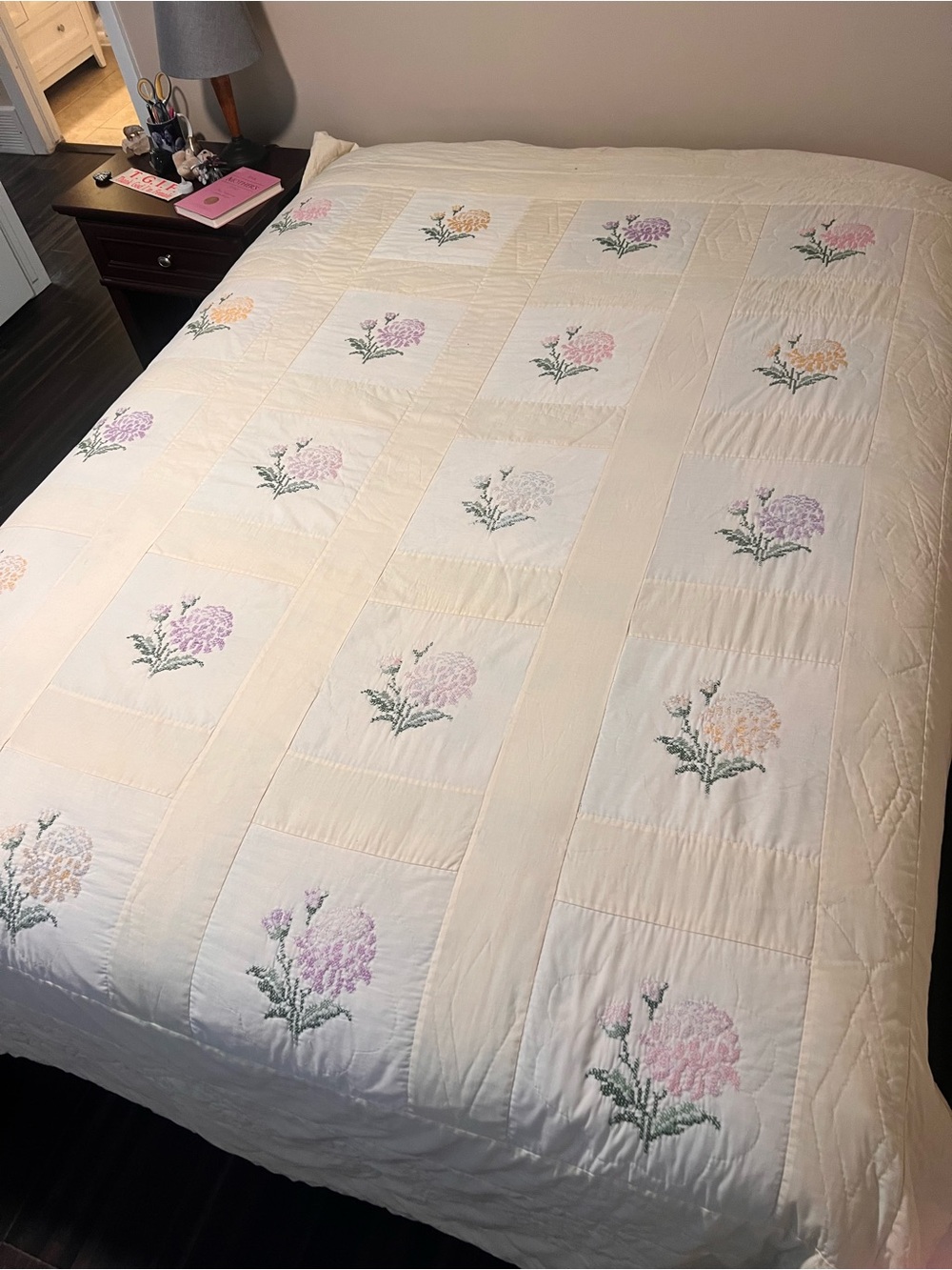 Embroidered Floral Patchwork Quilt - Queen
